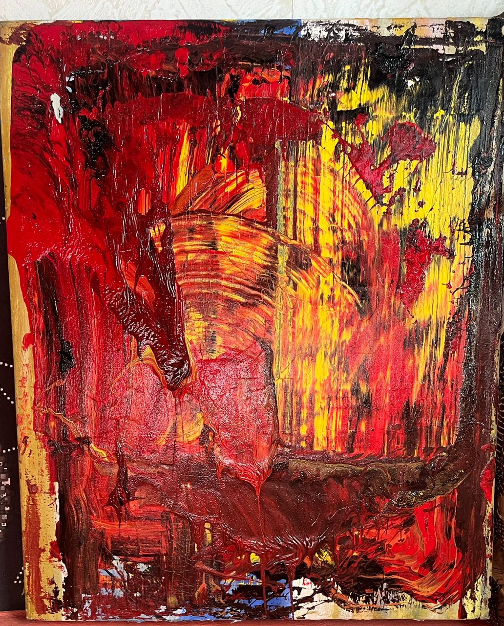 Vague rouge II — Couleurs rouges et colonne de jaune